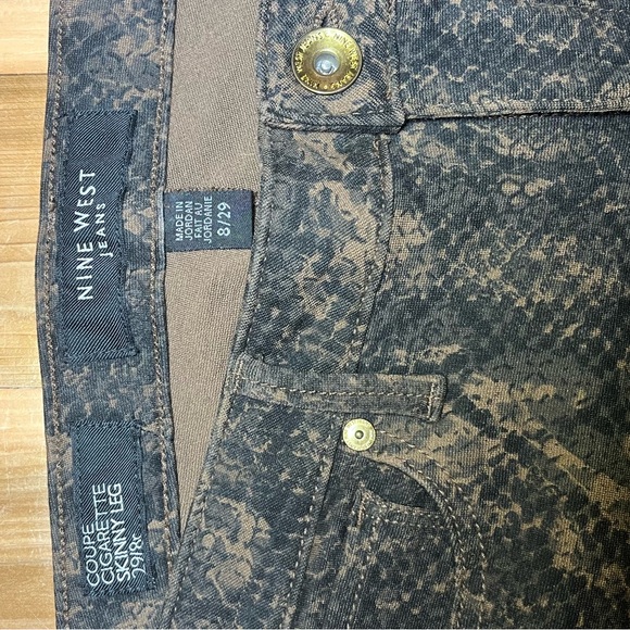 Nine West Snakeskin Pattern Leggings Size: 8/29 - Picture 3 of 3